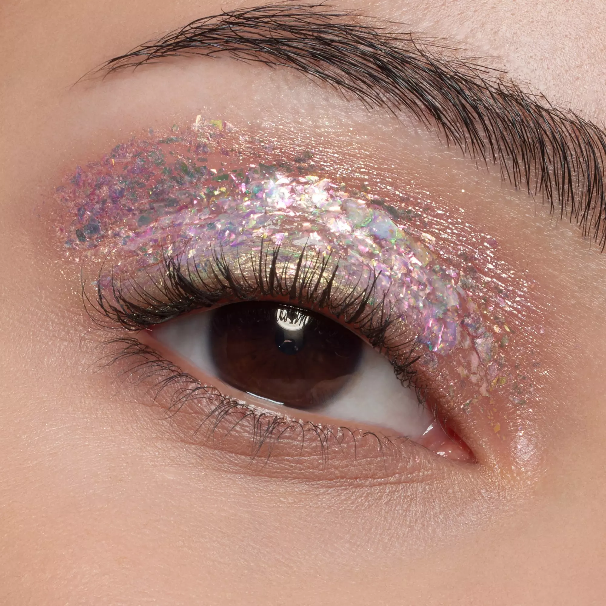 Essence - Multichrome Flakes Eyeshadow Topper - Image 7