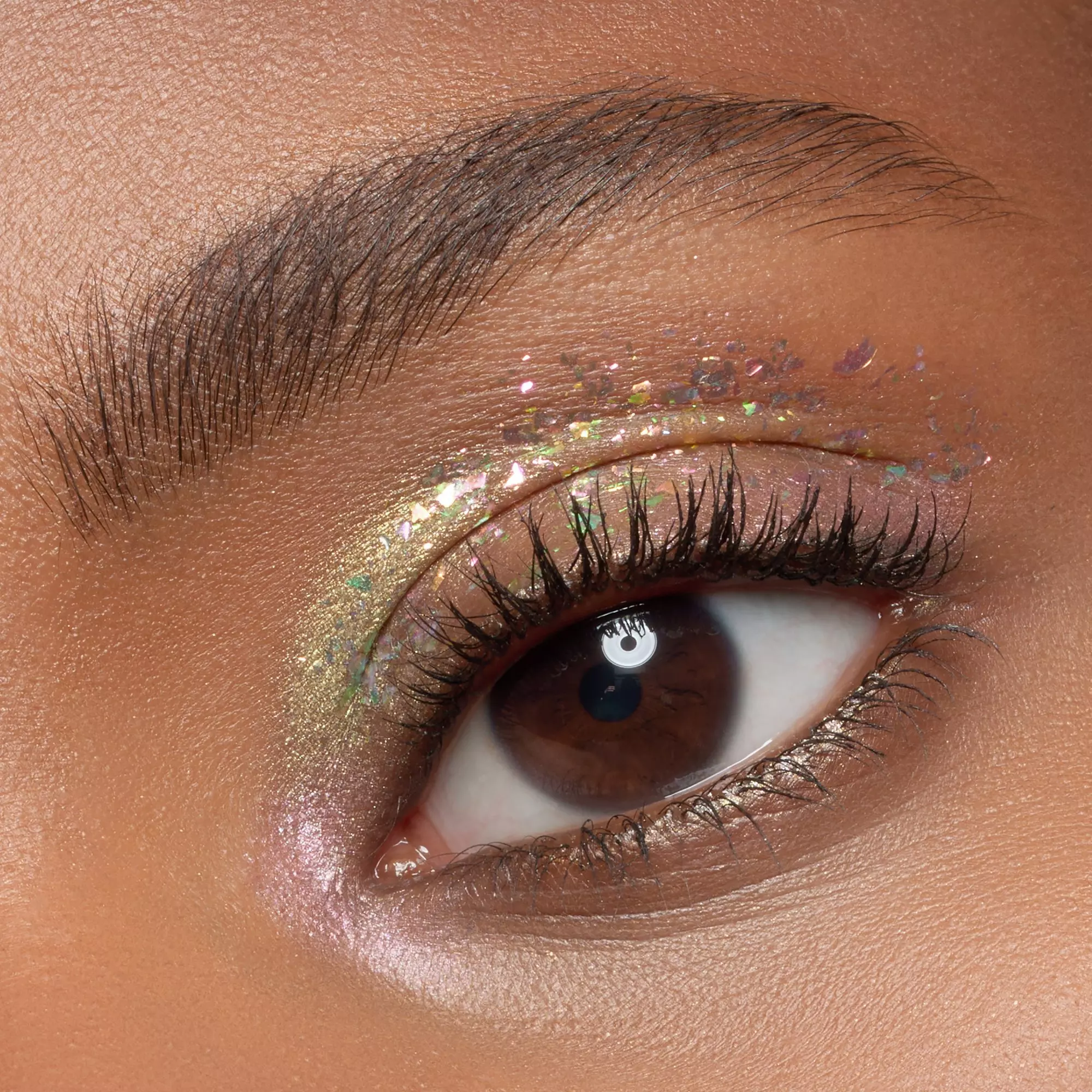 Essence - Multichrome Flakes Eyeshadow Topper - Image 8