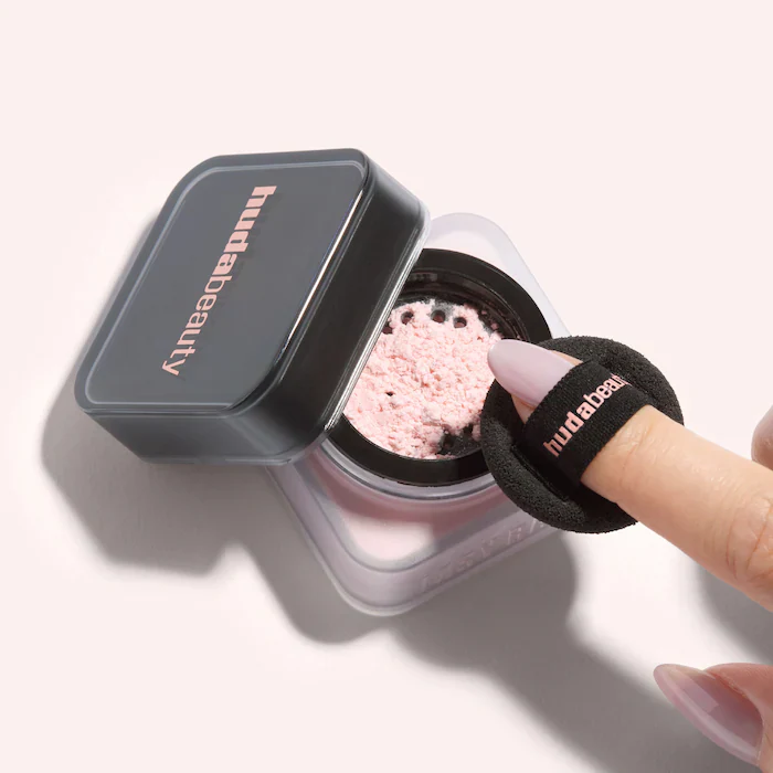 Huda Beauty Mini Easy Bake Loose Baking & Setting Powder - Image 8
