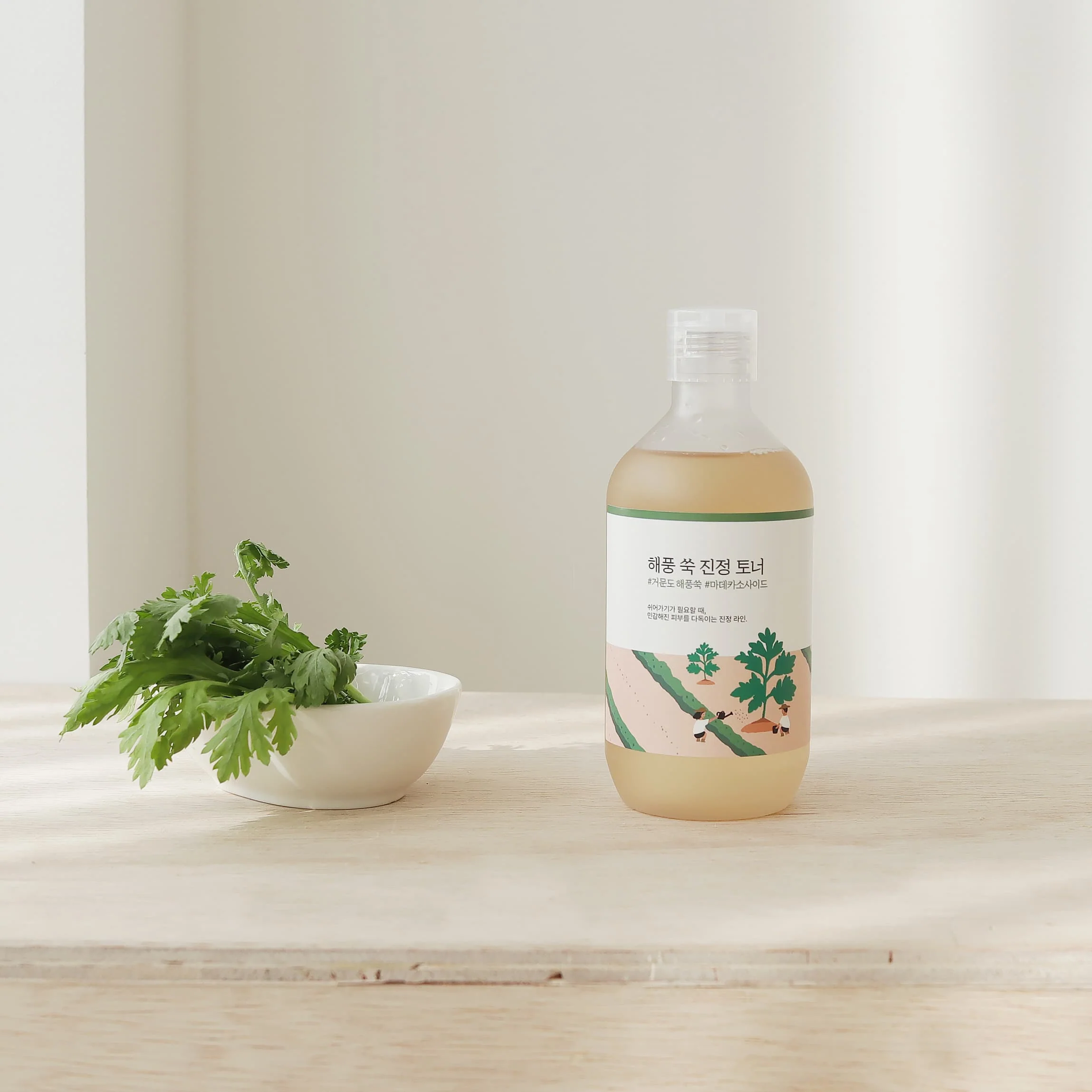 Round Lab Mugwort Calming Toner 300ml - Image 3