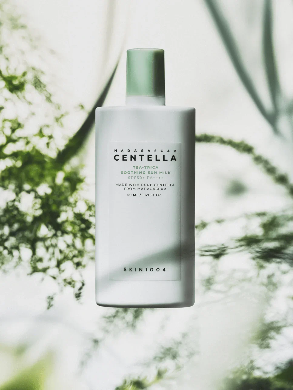 Skin1004 Centella Tea-Trica Soothing Sun Milk-FPS superligero para pieles con tendencia al acné - Image 6